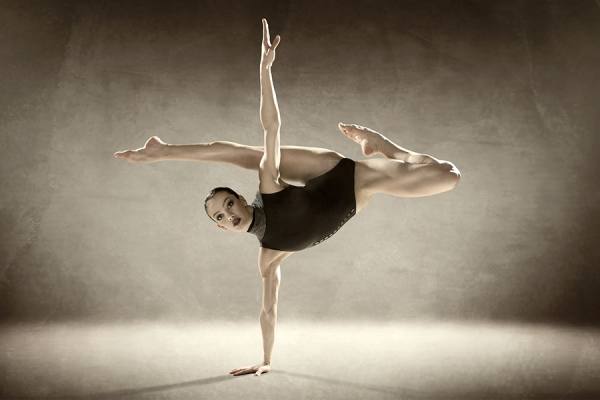Photograph Renuar Locaj Ballet on One Eyeland